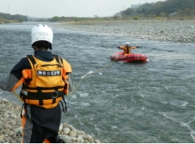 水難救助訓練の写真