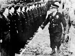 婦人警察官登場(昭和21年)