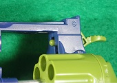 新たに把握した玩具と称した真正拳銃（撃針部分）