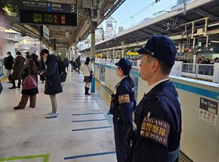 警察官による警戒の様子2