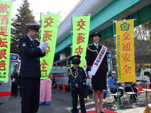 一日警察署長紹介の様子