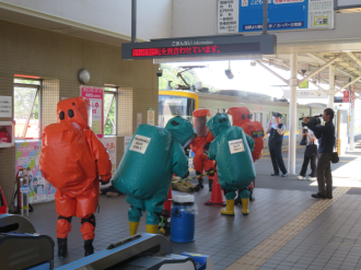 有毒ガス対処訓練の様子