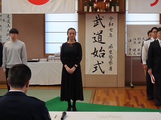 国歌独唱の様子