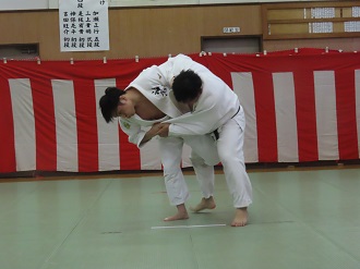 柔道の試合の写真