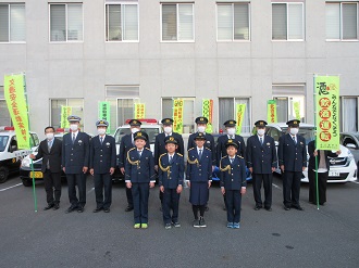12月10日一日警察官集合写真
