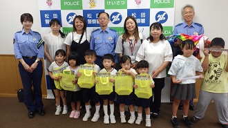 華陵学園の千羽鶴の写真
