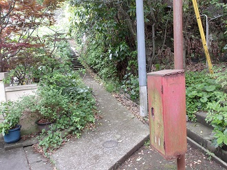 階段を上った後